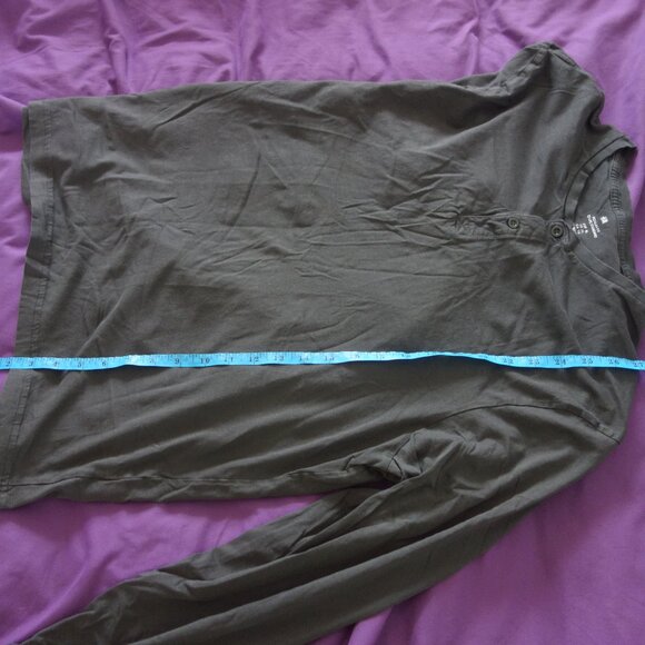 H&M Regular Fit Two Button Long Sleeve 100% Cotton Grey Size XL T-Shirt - Picture 4 of 10